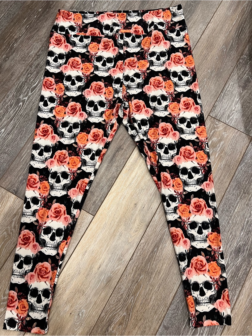 LuLaRoe Skull & Florals Leggings TC2